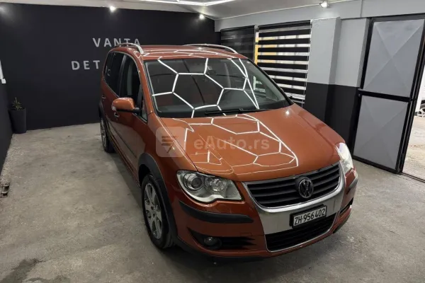 Volkswagen Touran — polovni automobil