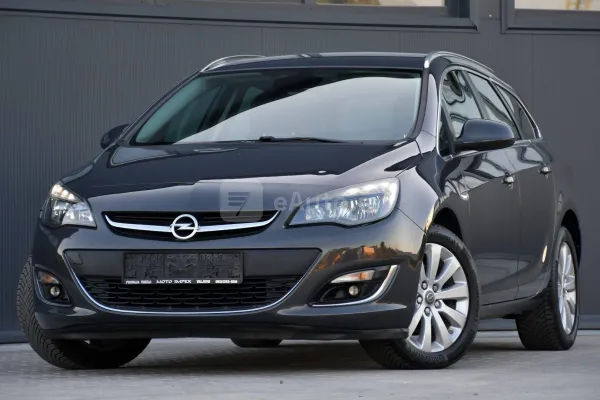 Opel Astra J — polovni automobil