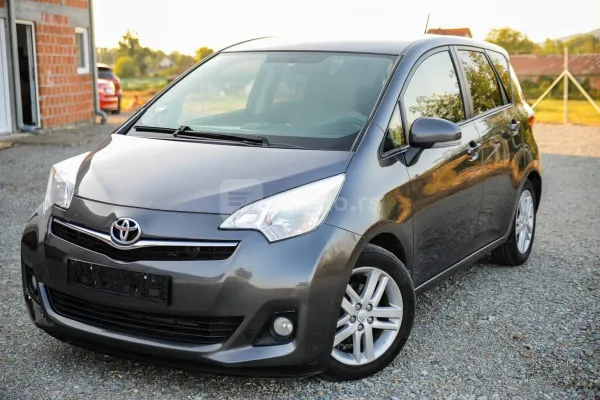 Toyota Verso-S — polovni automobil