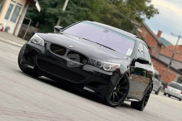 BMW M5 — polovni automobil