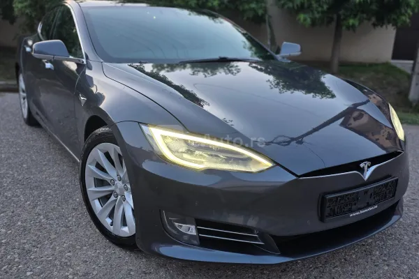 Tesla Model S — polovni automobil