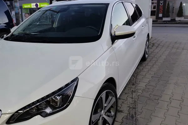 Peugeot 308 — polovni automobil