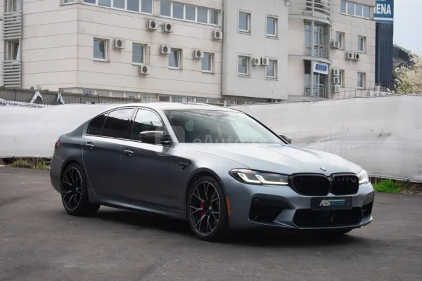 BMW M5 — polovni automobil