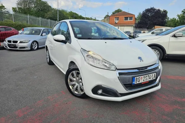 Peugeot 208 — polovni automobil