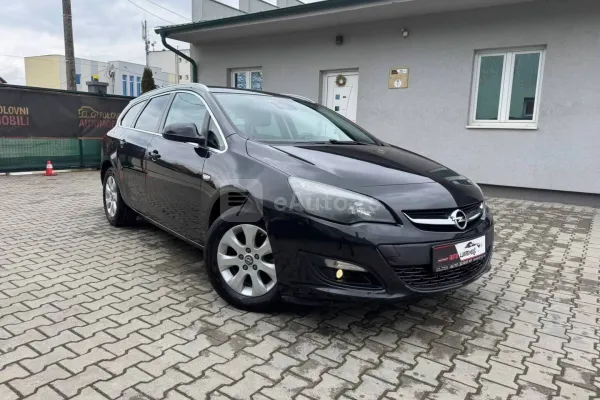 Opel Astra J — polovni automobil