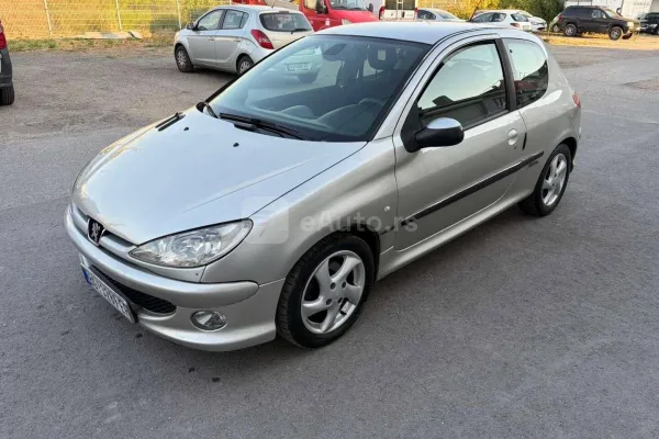 Peugeot 206 — polovni automobil