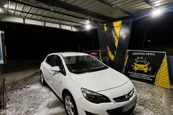 Opel Astra J — polovni automobil