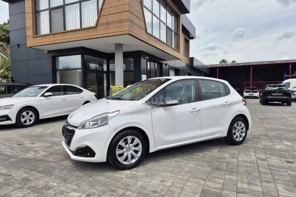 Peugeot 208 — polovni automobil