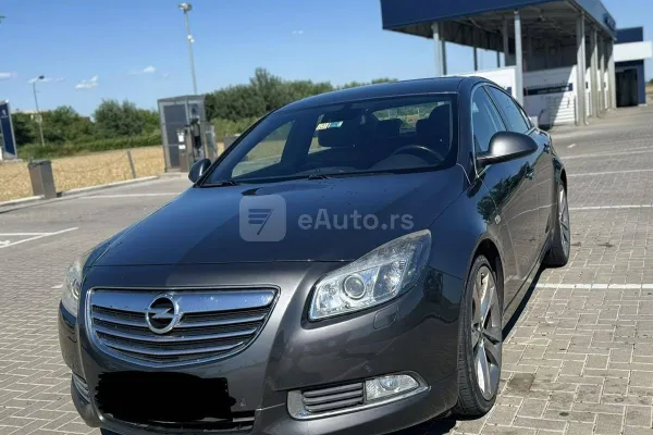 Opel Insignija — polovni automobil