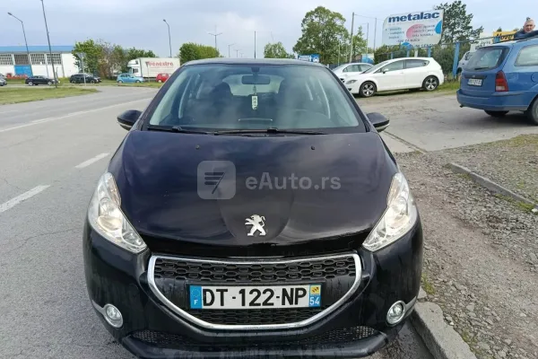 Peugeot 208 — polovni automobil