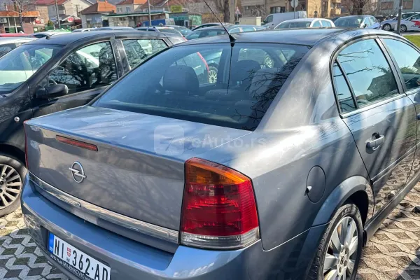 Opel Vectra C — polovni automobil