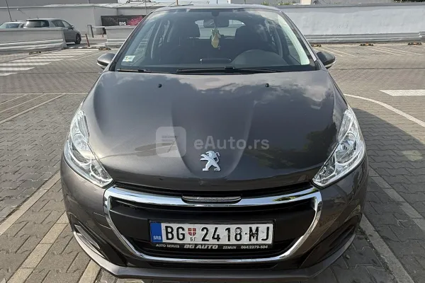 Peugeot 208 — polovni automobil