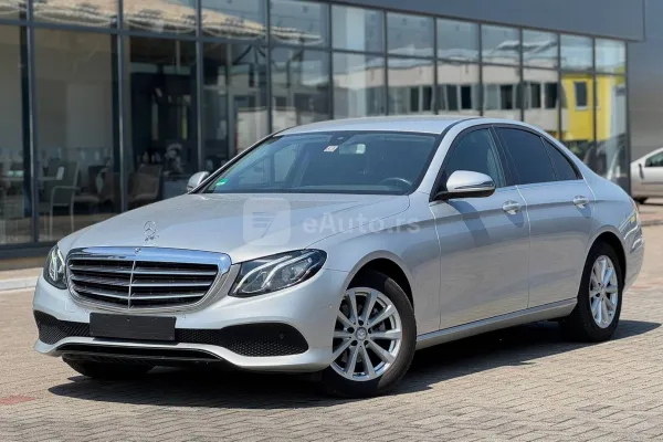 Mercedes Benz E 200 — polovni automobil