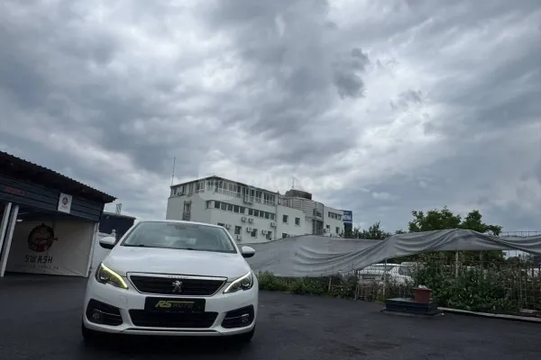 Peugeot 308 — polovni automobil