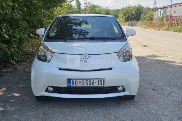Toyota iQ — polovni automobil