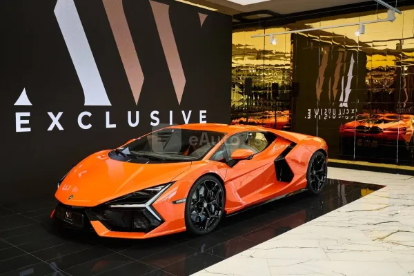 Lamborghini Revuelto — polovni automobil