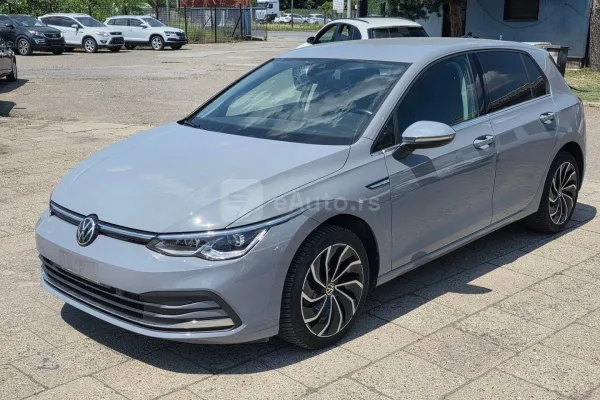 Volkswagen Golf 8 — polovni automobil