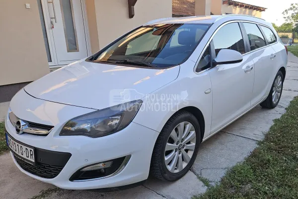 Opel Astra J — polovni automobil