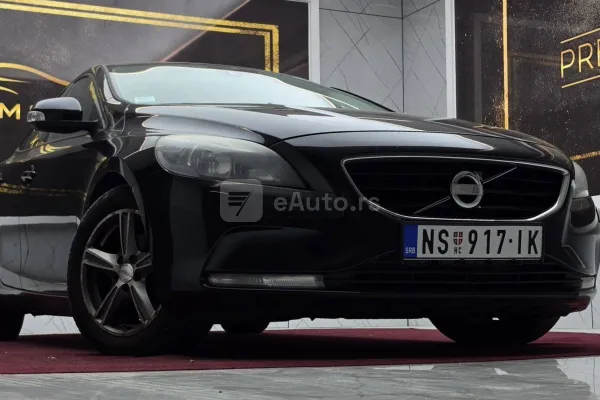 Volvo V40 — polovni automobil