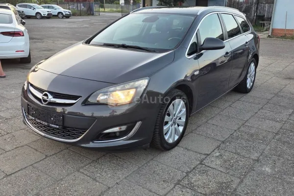 Opel Astra J — polovni automobil