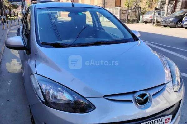 Mazda 2 — polovni automobil