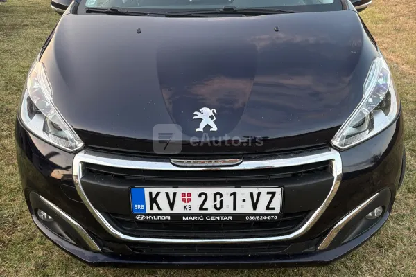 Peugeot 208 — polovni automobil