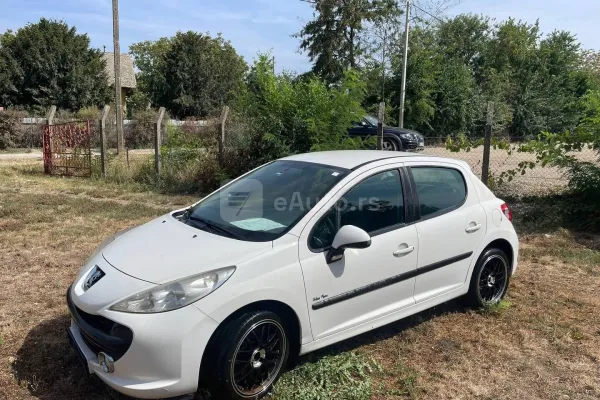 Peugeot 207 — polovni automobil