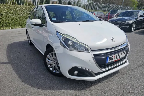Peugeot 208 — polovni automobil