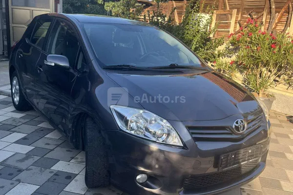 Toyota Auris — polovni automobil