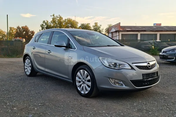 Opel Astra J — polovni automobil
