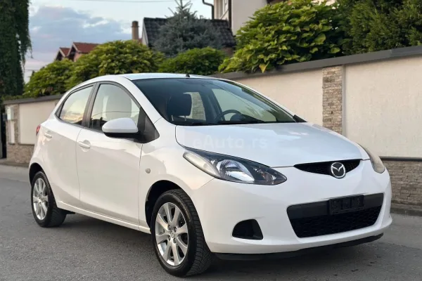 Mazda 2 — polovni automobil