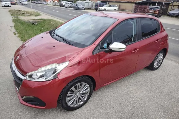 Peugeot 208 — polovni automobil
