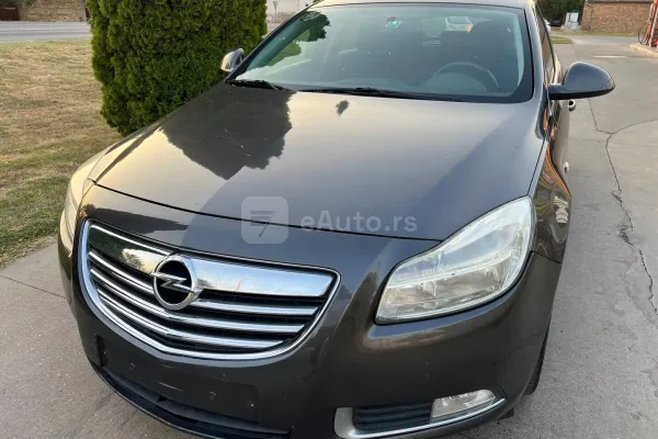 Opel Insignia — polovni automobil