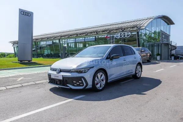 Volkswagen Golf 8 — polovni automobil