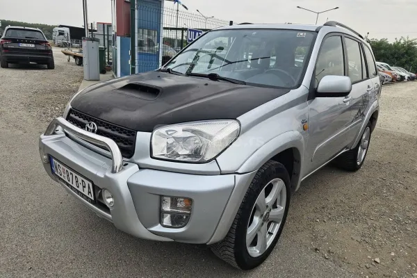 Toyota RAV 4 — polovni automobil