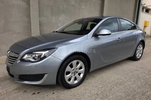 Opel Insignia — polovni automobil