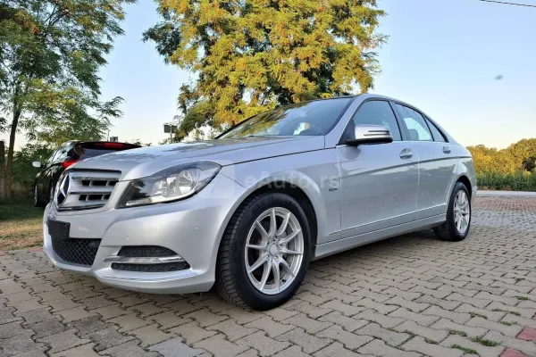 Mercedes Benz C 180 — polovni automobil