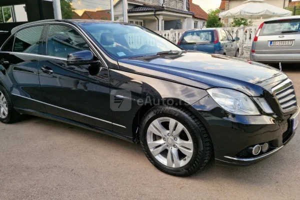 Mercedes Benz E 220 — polovni automobil