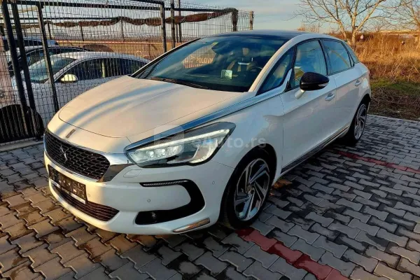 DS 5 — polovni automobil