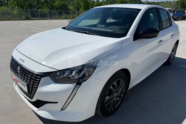 Peugeot 208 — polovni automobil