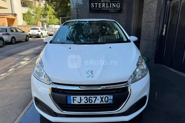 Peugeot 208 — polovni automobil