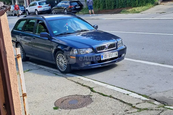Volvo V40 — polovni automobil