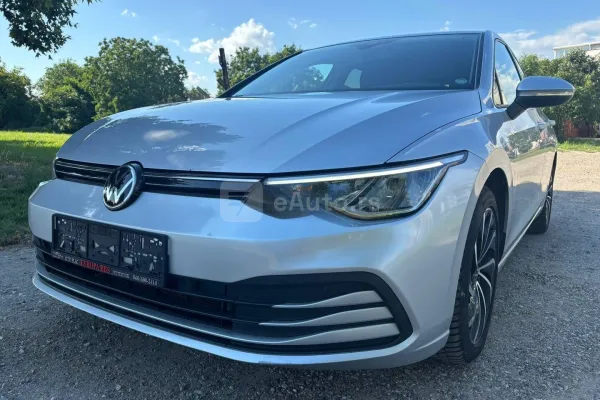 Volkswagen Golf 8 — polovni automobil