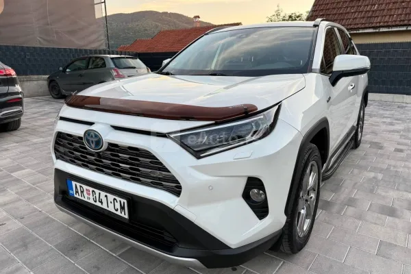 Toyota RAV 4 — polovni automobil