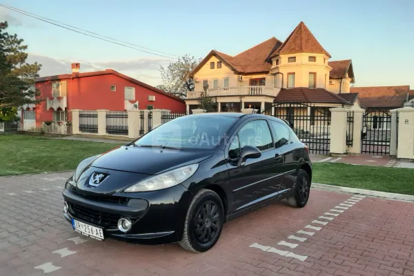 Peugeot 207 — polovni automobil