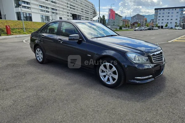 Mercedes Benz C 180 — polovni automobil