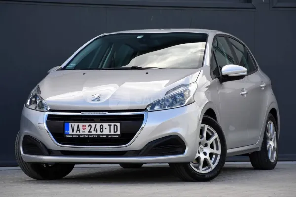 Peugeot 208 — polovni automobil