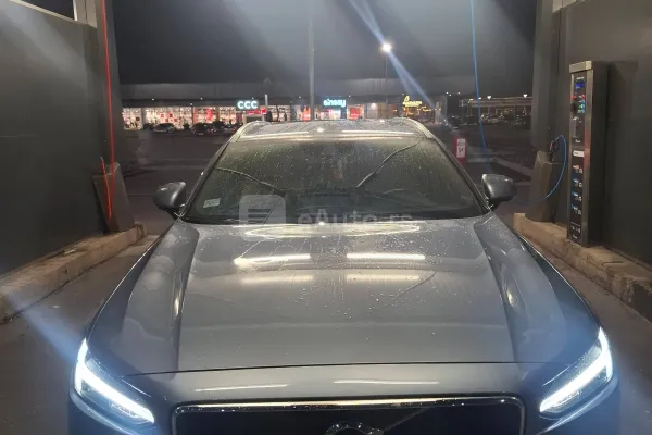 Volvo V90 — polovni automobil
