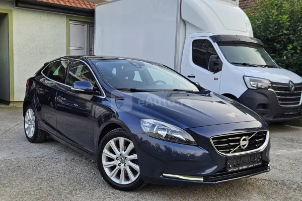 Volvo V40 — polovni automobil