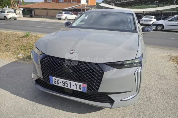 DS 4 — polovni automobil
